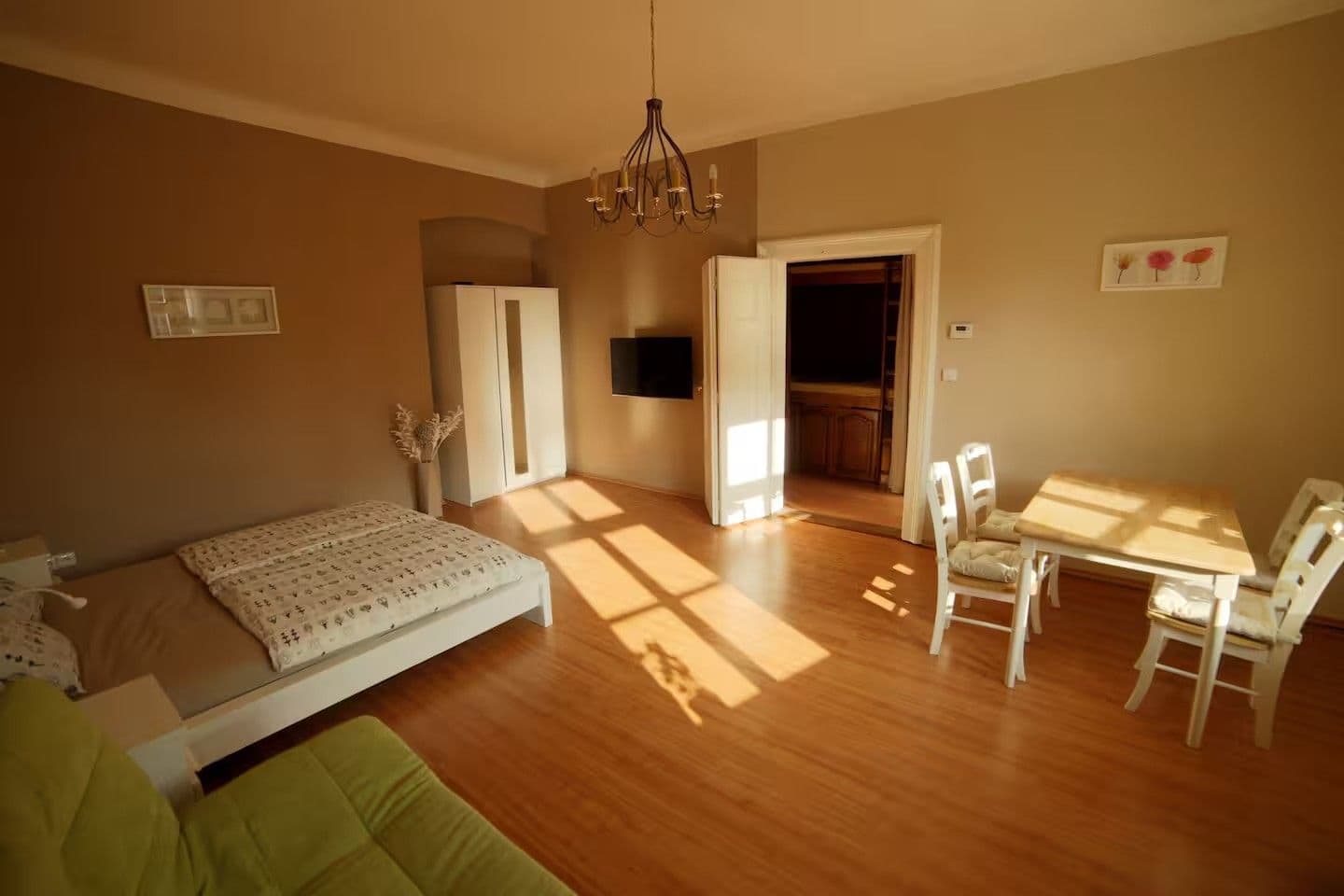 Prenájom bytu 1-izbový 39 m², Anežská, Praha, Praha Prenájom bytu 1-izbový 39 m², Anežská, Praha, Praha