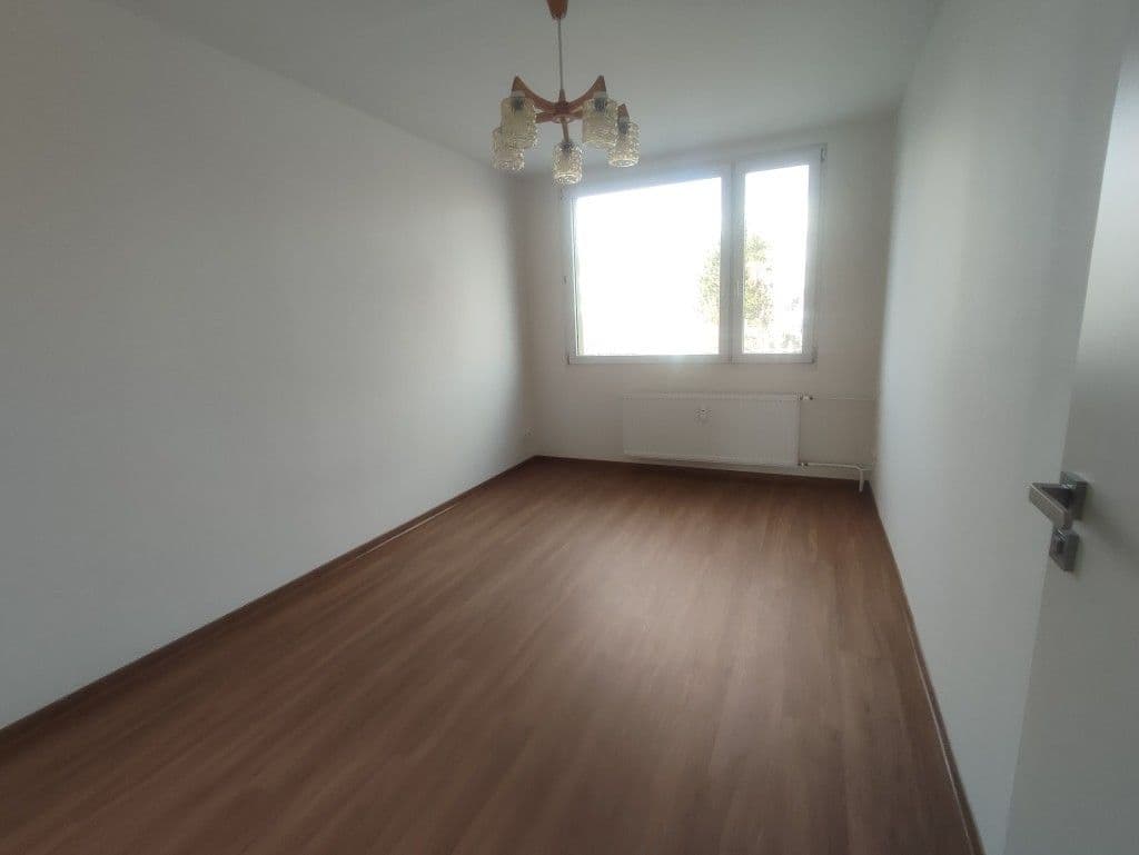 Prenájom bytu 3-izbový 66 m², Jažlovická, Praha, Praha Prenájom bytu 3-izbový 66 m², Jažlovická, Praha, Praha