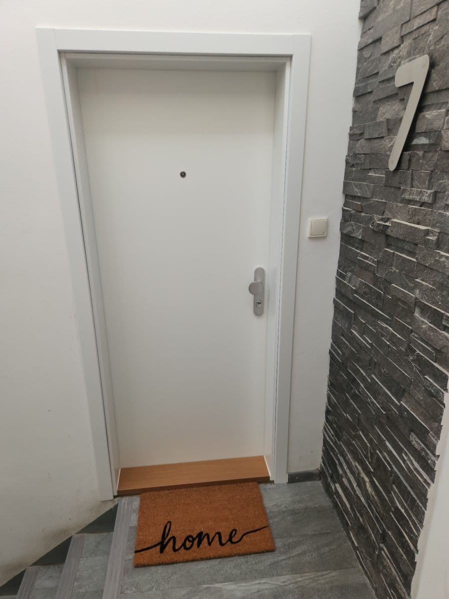 Prenájom bytu 3-izbový 88 m², Plamínkové, Praha, Praha Prenájom bytu 3-izbový 88 m², Plamínkové, Praha, Praha