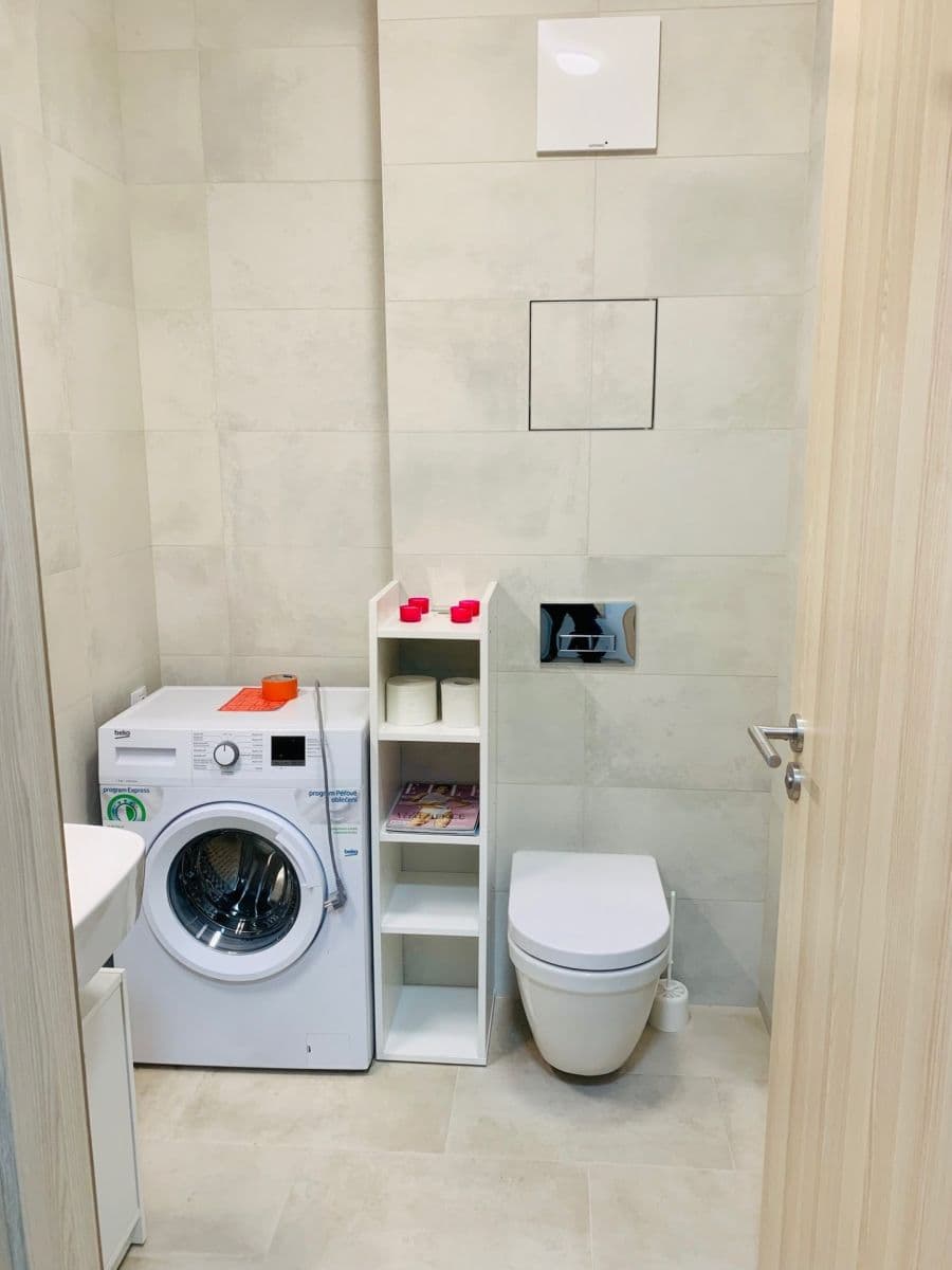 Prenájom bytu 1-izbový 35 m², Jurkovičova, Praha, Praha Prenájom bytu 1-izbový 35 m², Jurkovičova, Praha, Praha