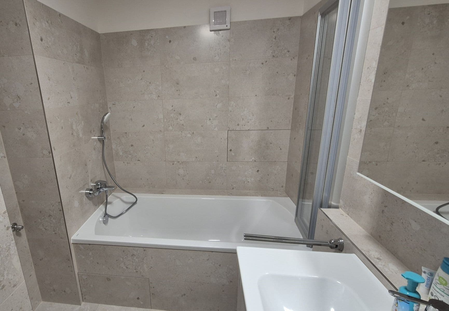 Prenájom bytu 3-izbový 72 m², K Lesu, Praha, Praha Prenájom bytu 3-izbový 72 m², K Lesu, Praha, Praha