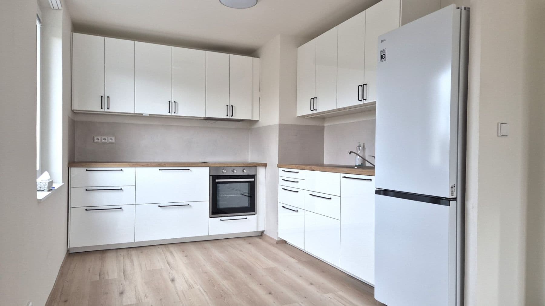 Prenájom bytu 3-izbový 72 m², K Lesu, Praha, Praha Prenájom bytu 3-izbový 72 m², K Lesu, Praha, Praha