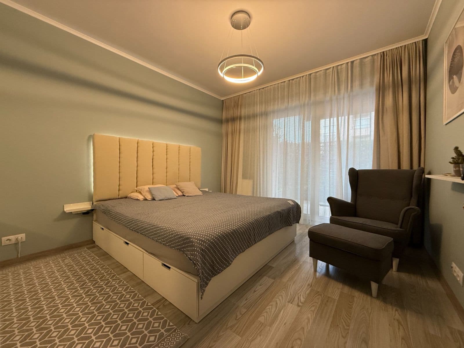 Prenájom bytu 2-izbový 52 m², Hlučkova, Praha, Praha Prenájom bytu 2-izbový 52 m², Hlučkova, Praha, Praha