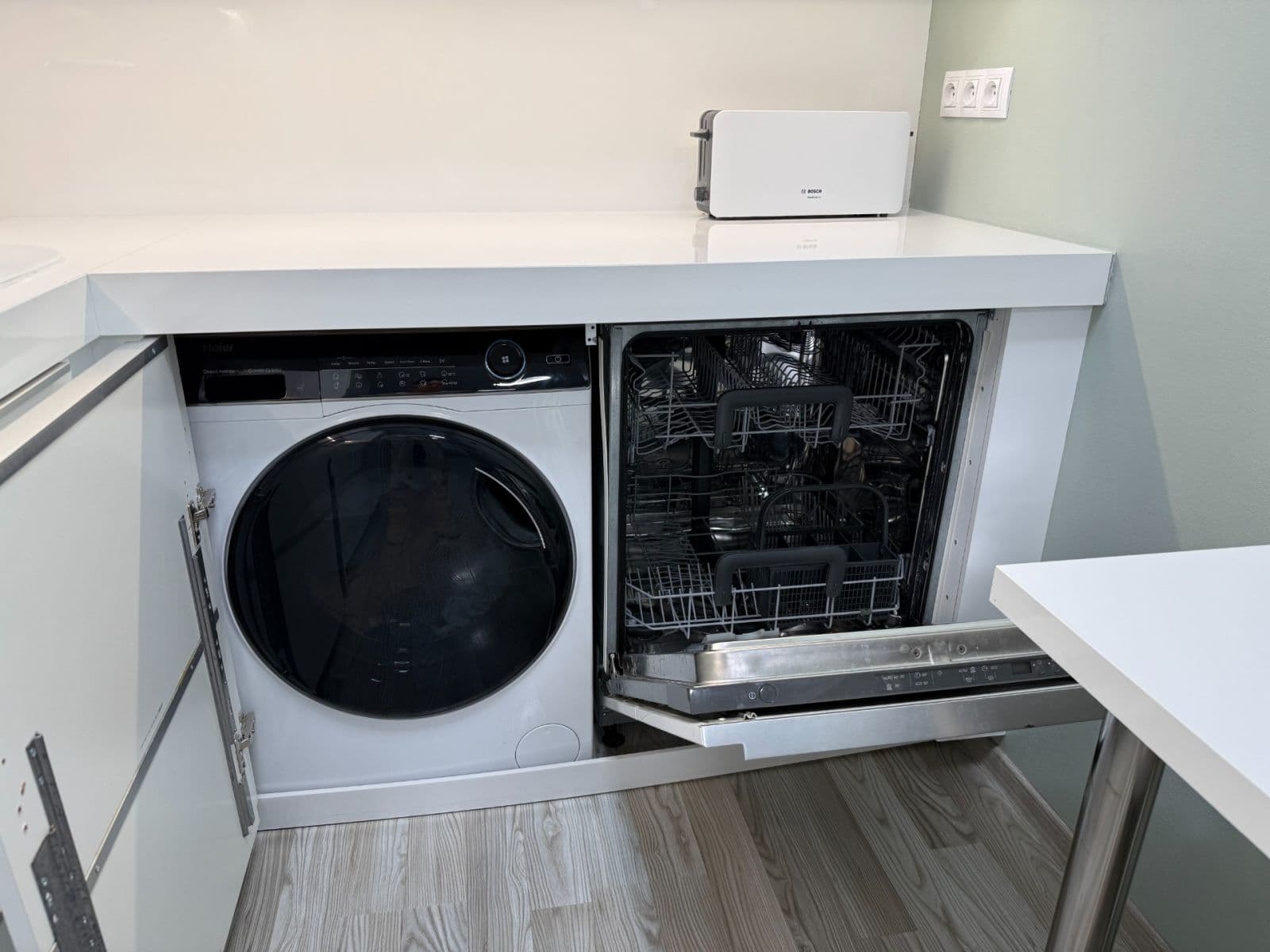 Prenájom bytu 2-izbový 52 m², Hlučkova, Praha, Praha Prenájom bytu 2-izbový 52 m², Hlučkova, Praha, Praha