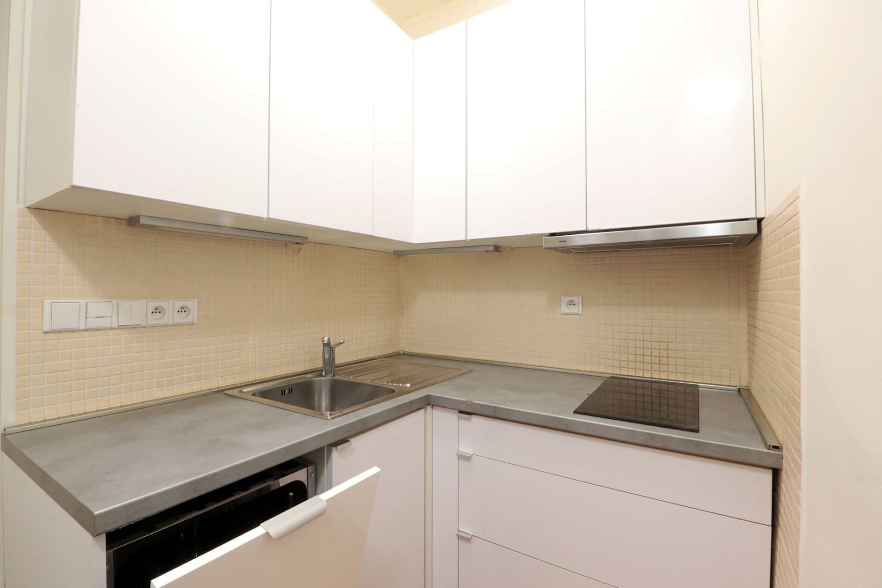 Prenájom bytu 1-izbový 36 m², Holečkova, Praha, Praha Prenájom bytu 1-izbový 36 m², Holečkova, Praha, Praha