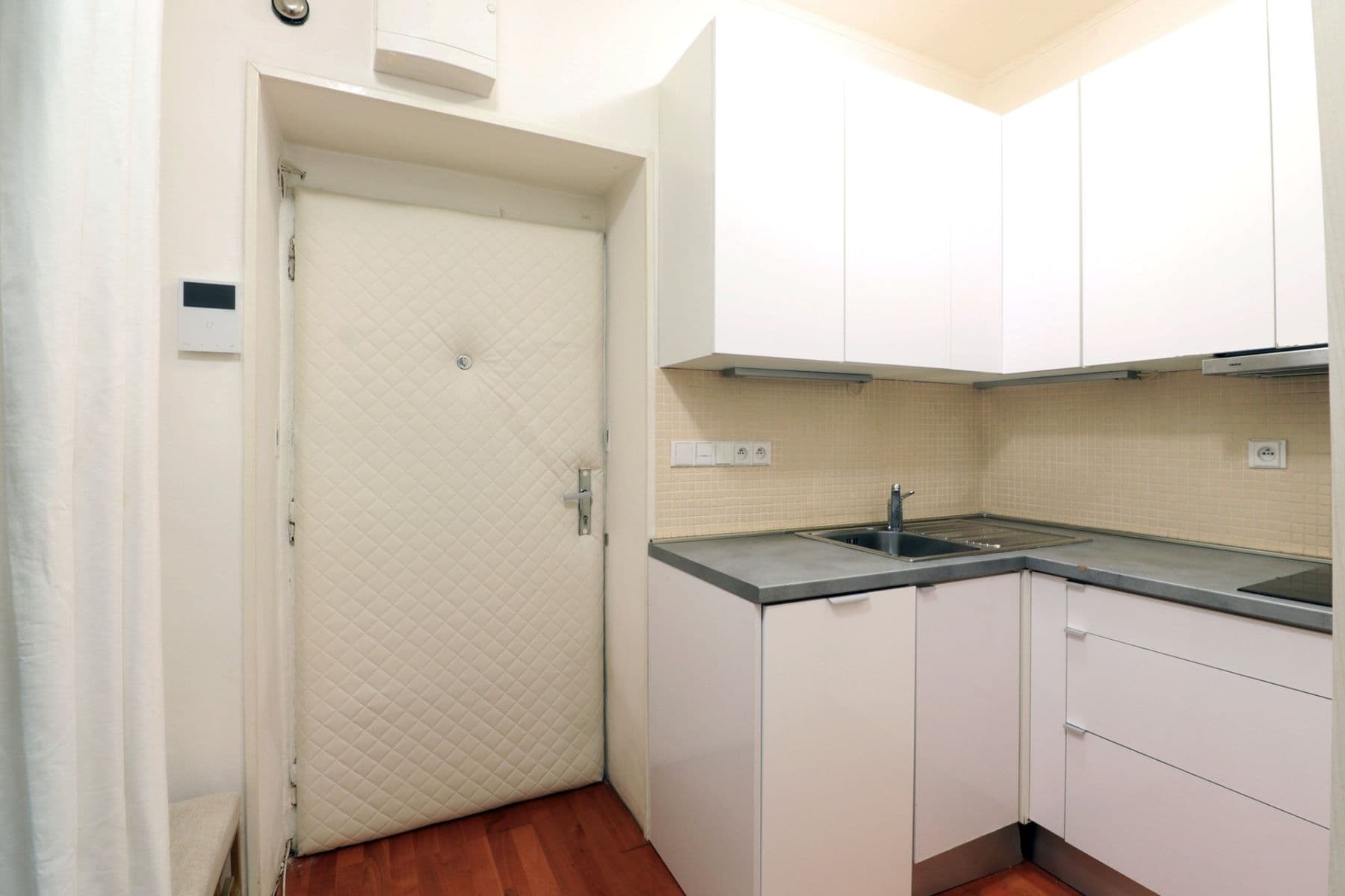 Prenájom bytu 1-izbový 36 m², Holečkova, Praha, Praha Prenájom bytu 1-izbový 36 m², Holečkova, Praha, Praha