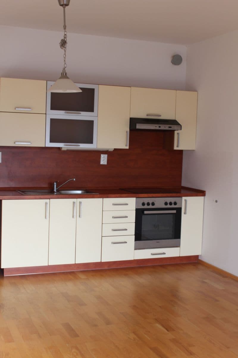 Prenájom bytu 2-izbový 69 m², U Uranie, Praha, Praha Prenájom bytu 2-izbový 69 m², U Uranie, Praha, Praha