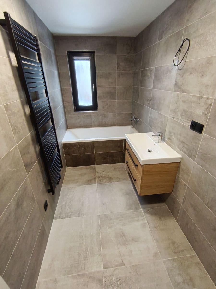 Prenájom bytu 3-izbový 58 m², Podedvorská, Praha, Praha Prenájom bytu 3-izbový 58 m², Podedvorská, Praha, Praha