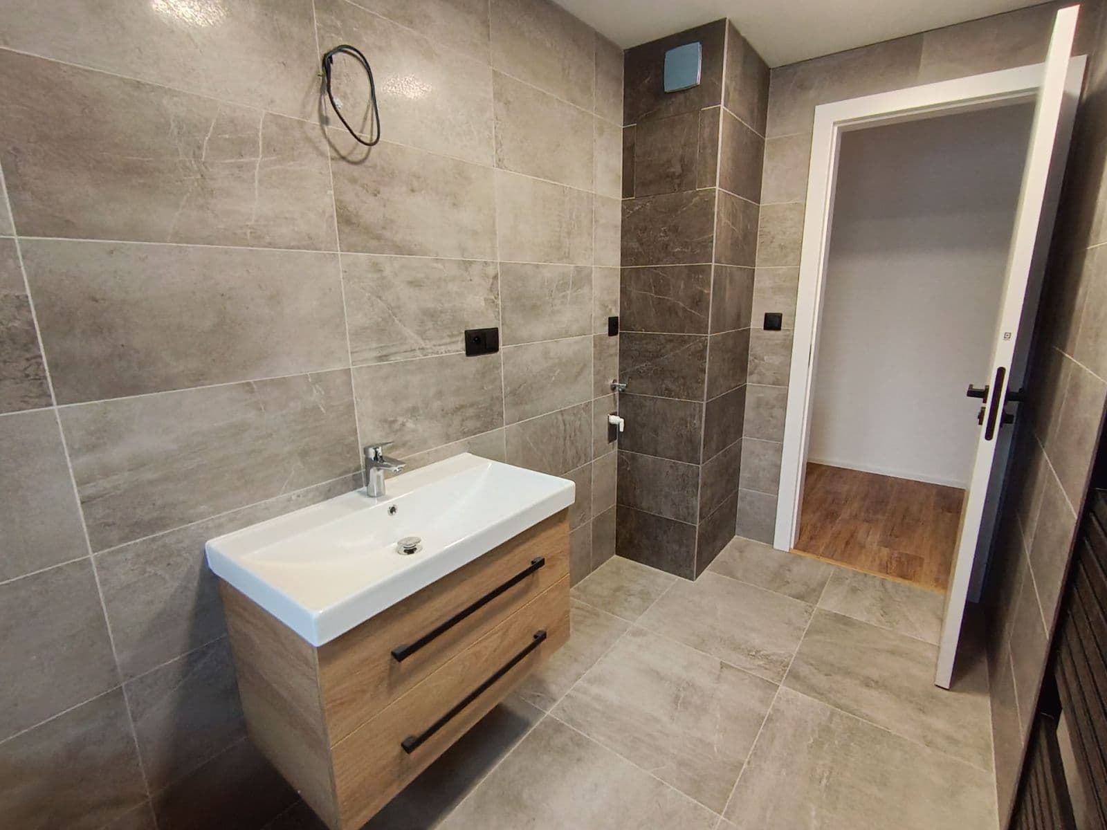 Prenájom bytu 3-izbový 58 m², Podedvorská, Praha, Praha Prenájom bytu 3-izbový 58 m², Podedvorská, Praha, Praha