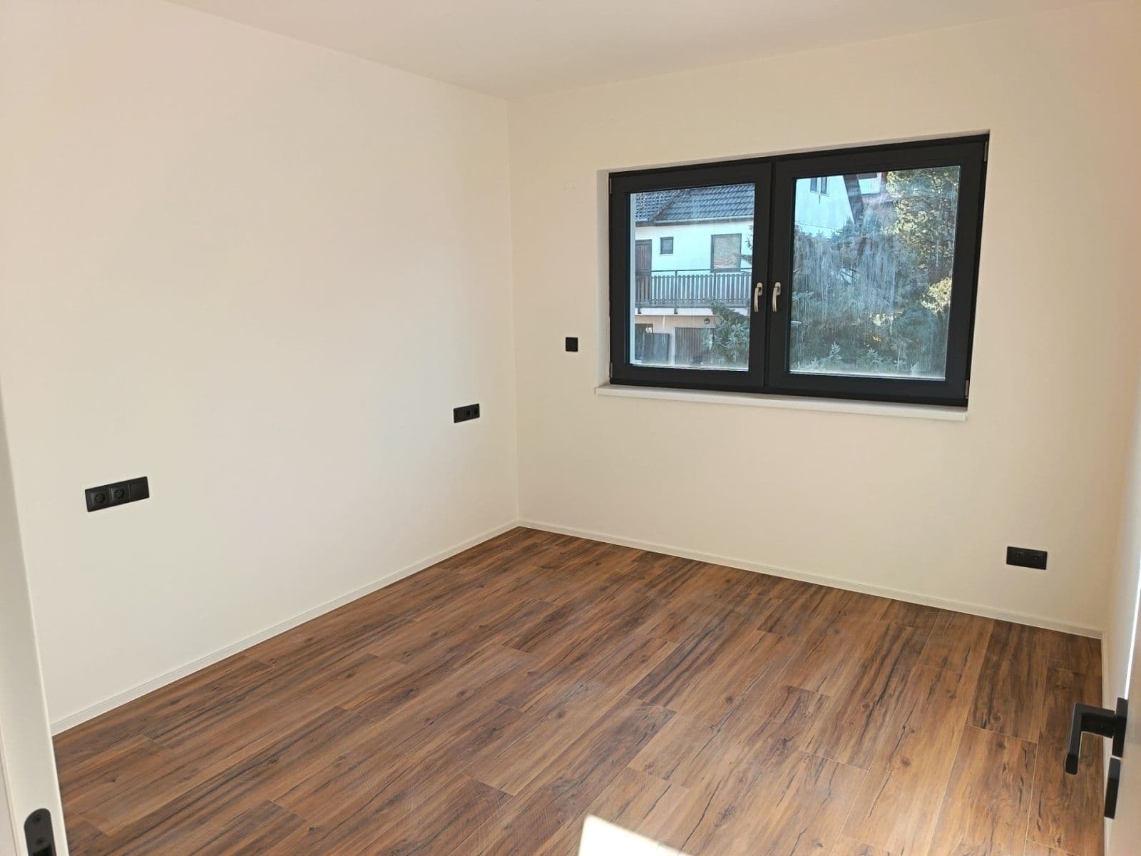 Prenájom bytu 3-izbový 58 m², Podedvorská, Praha, Praha Prenájom bytu 3-izbový 58 m², Podedvorská, Praha, Praha