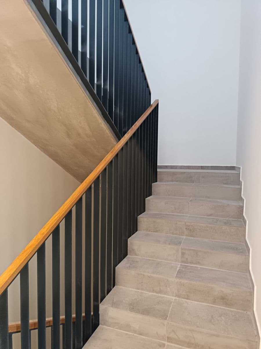 Prenájom bytu 3-izbový 58 m², Podedvorská, Praha, Praha Prenájom bytu 3-izbový 58 m², Podedvorská, Praha, Praha