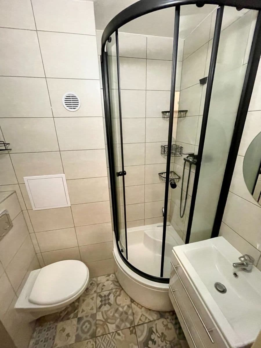 Prenájom bytu 1-izbový 32 m², Spojovací, Milovice, Středočeský kraj Prenájom bytu 1-izbový 32 m², Spojovací, Milovice, Středočeský kraj