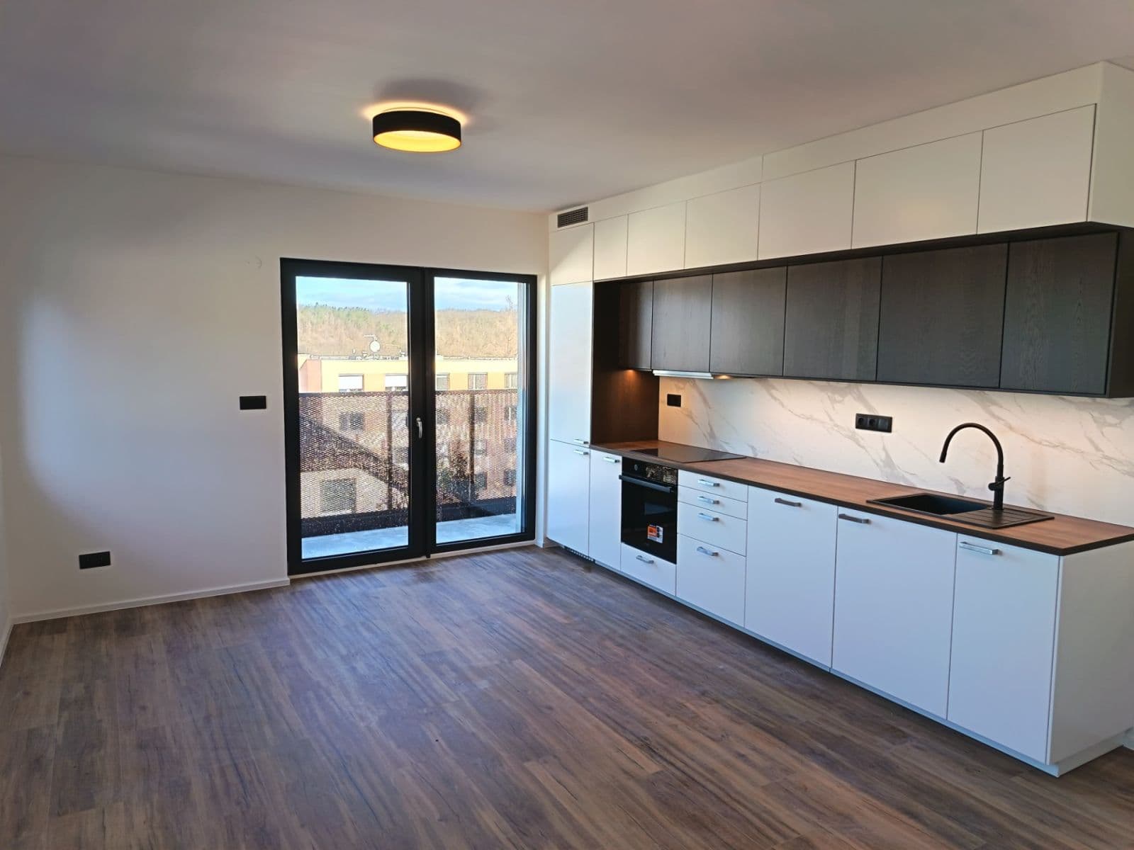 Prenájom bytu 2-izbový 50 m², Podedvorská, Praha, Praha Prenájom bytu 2-izbový 50 m², Podedvorská, Praha, Praha