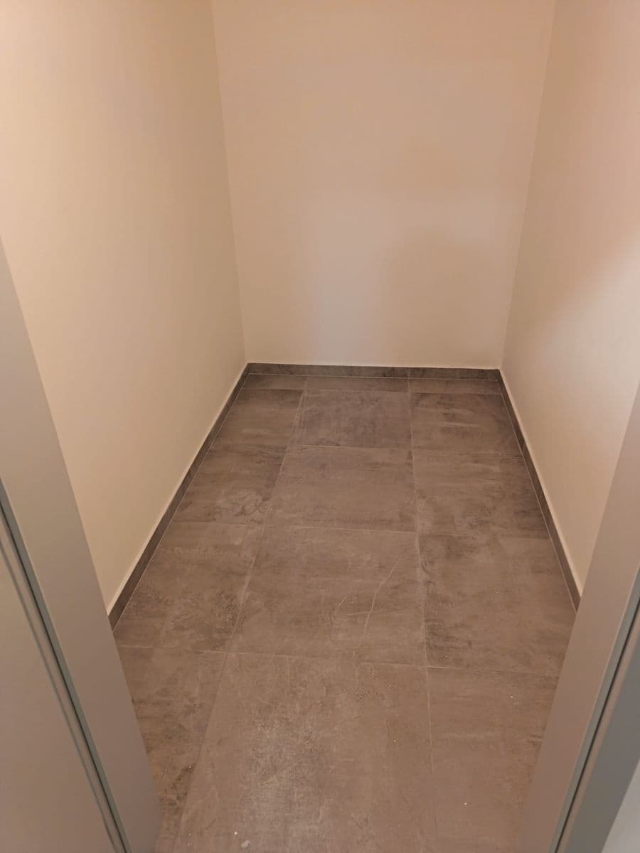 Prenájom bytu 2-izbový 50 m², Podedvorská, Praha, Praha Prenájom bytu 2-izbový 50 m², Podedvorská, Praha, Praha