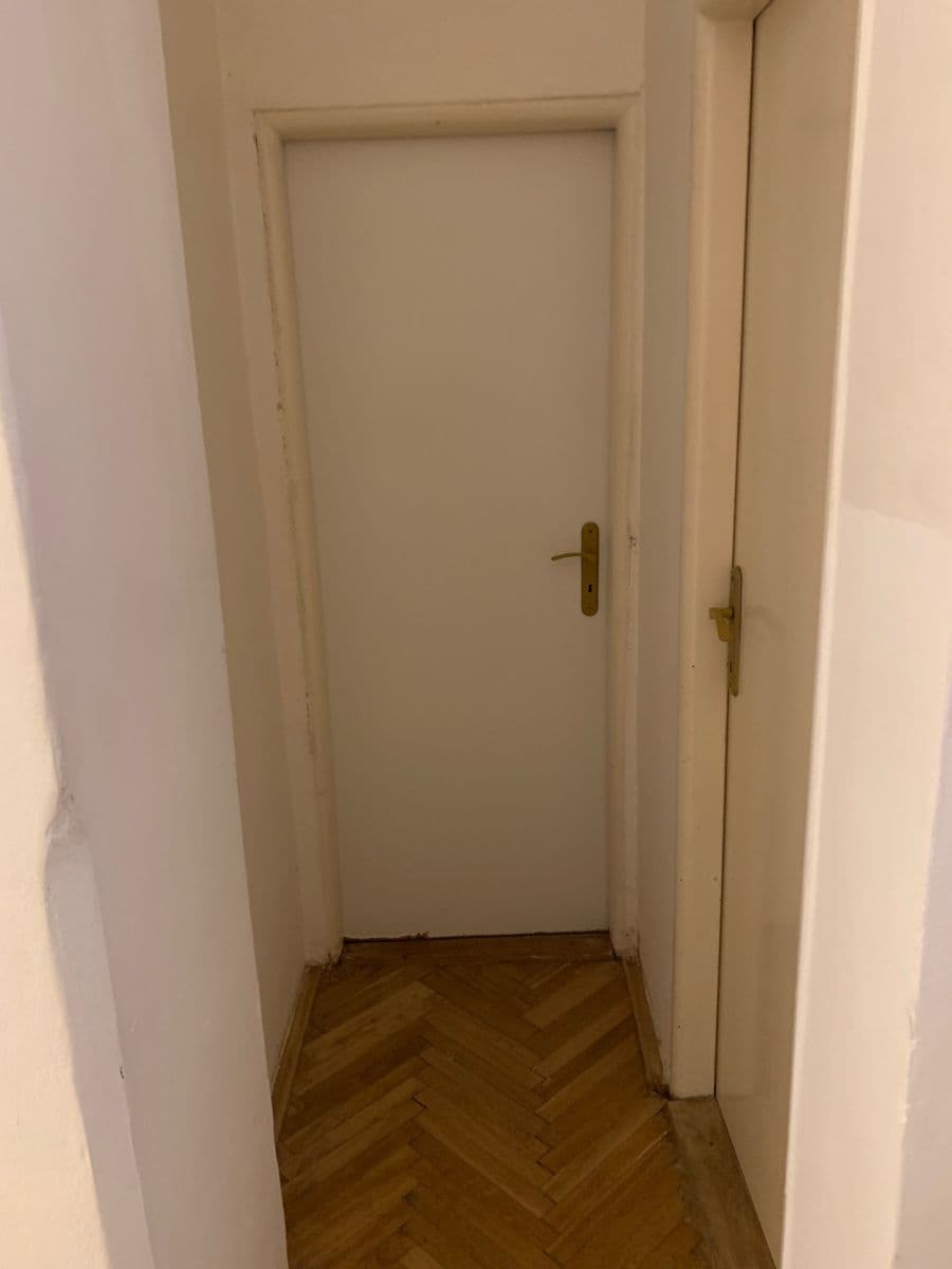 Prenájom bytu 3-izbový 90 m², Vítkova, Praha, Praha Prenájom bytu 3-izbový 90 m², Vítkova, Praha, Praha