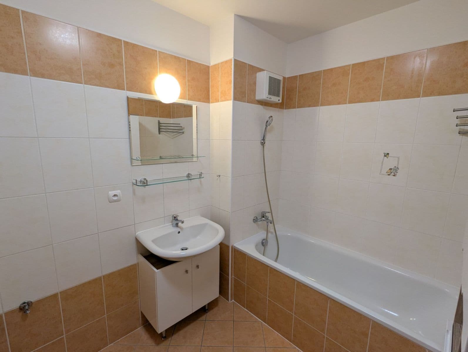 Prenájom bytu 2-izbový 63 m², Patočkova, Praha, Praha Prenájom bytu 2-izbový 63 m², Patočkova, Praha, Praha