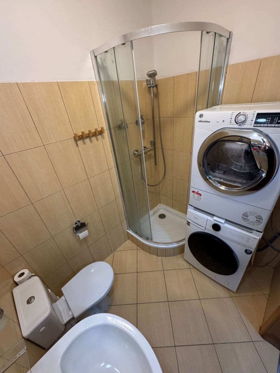 Prenájom bytu 2-izbový 42 m², Na Neklance, Praha, Praha Prenájom bytu 2-izbový 42 m², Na Neklance, Praha, Praha