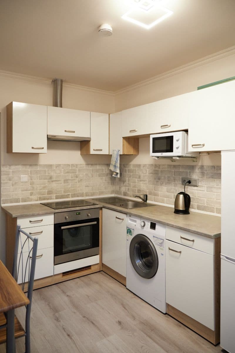 Prenájom bytu 3-izbový 56 m², Světova, Praha, Praha Prenájom bytu 3-izbový 56 m², Světova, Praha, Praha