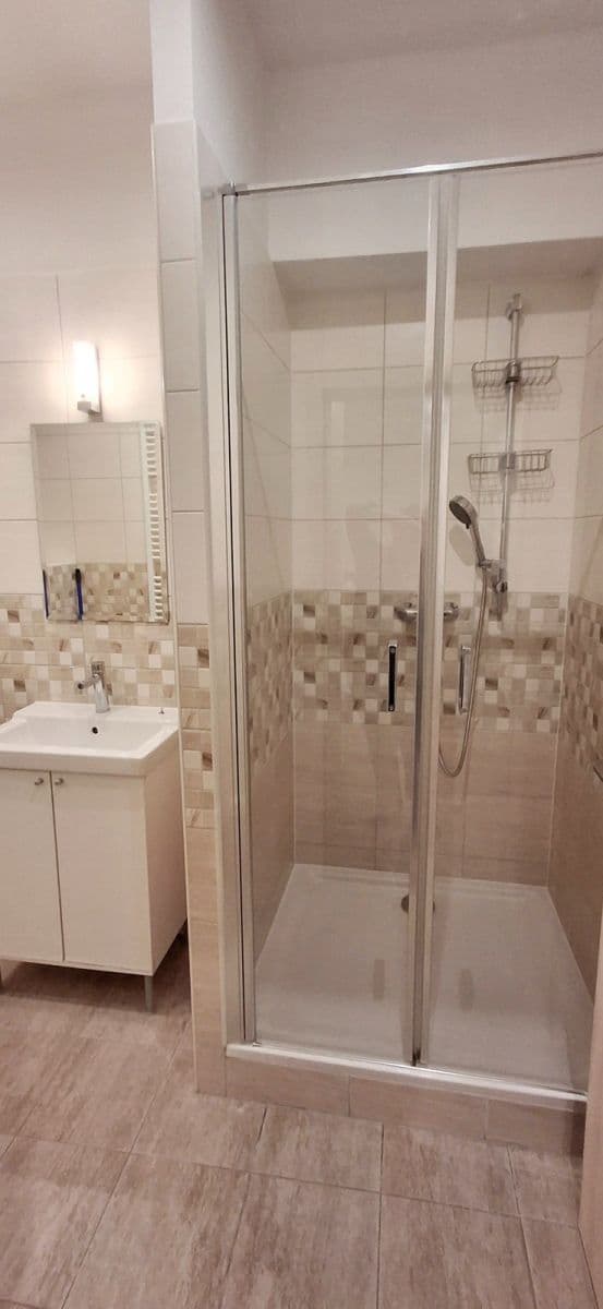 Prenájom bytu 2-izbový 71 m², Tusarova, Praha, Praha Prenájom bytu 2-izbový 71 m², Tusarova, Praha, Praha