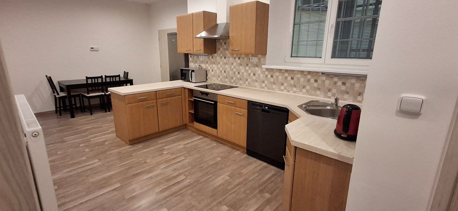 Prenájom bytu 2-izbový 71 m², Tusarova, Praha, Praha Prenájom bytu 2-izbový 71 m², Tusarova, Praha, Praha