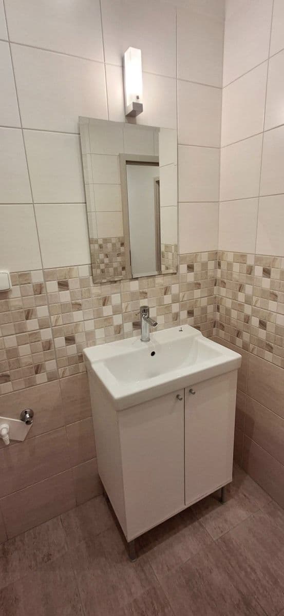 Prenájom bytu 2-izbový 71 m², Tusarova, Praha, Praha Prenájom bytu 2-izbový 71 m², Tusarova, Praha, Praha