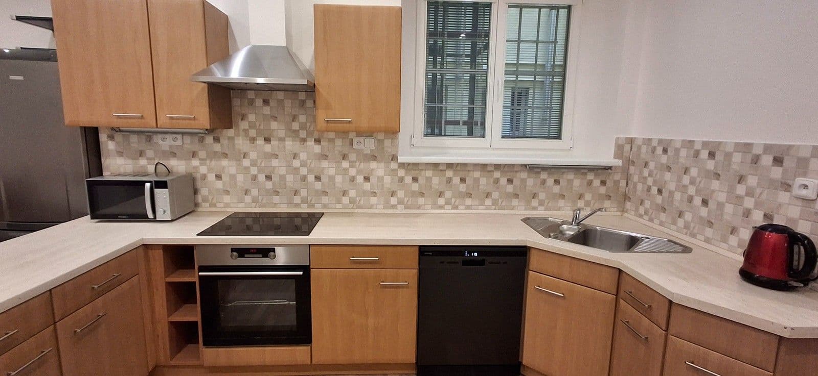 Prenájom bytu 2-izbový 71 m², Tusarova, Praha, Praha Prenájom bytu 2-izbový 71 m², Tusarova, Praha, Praha