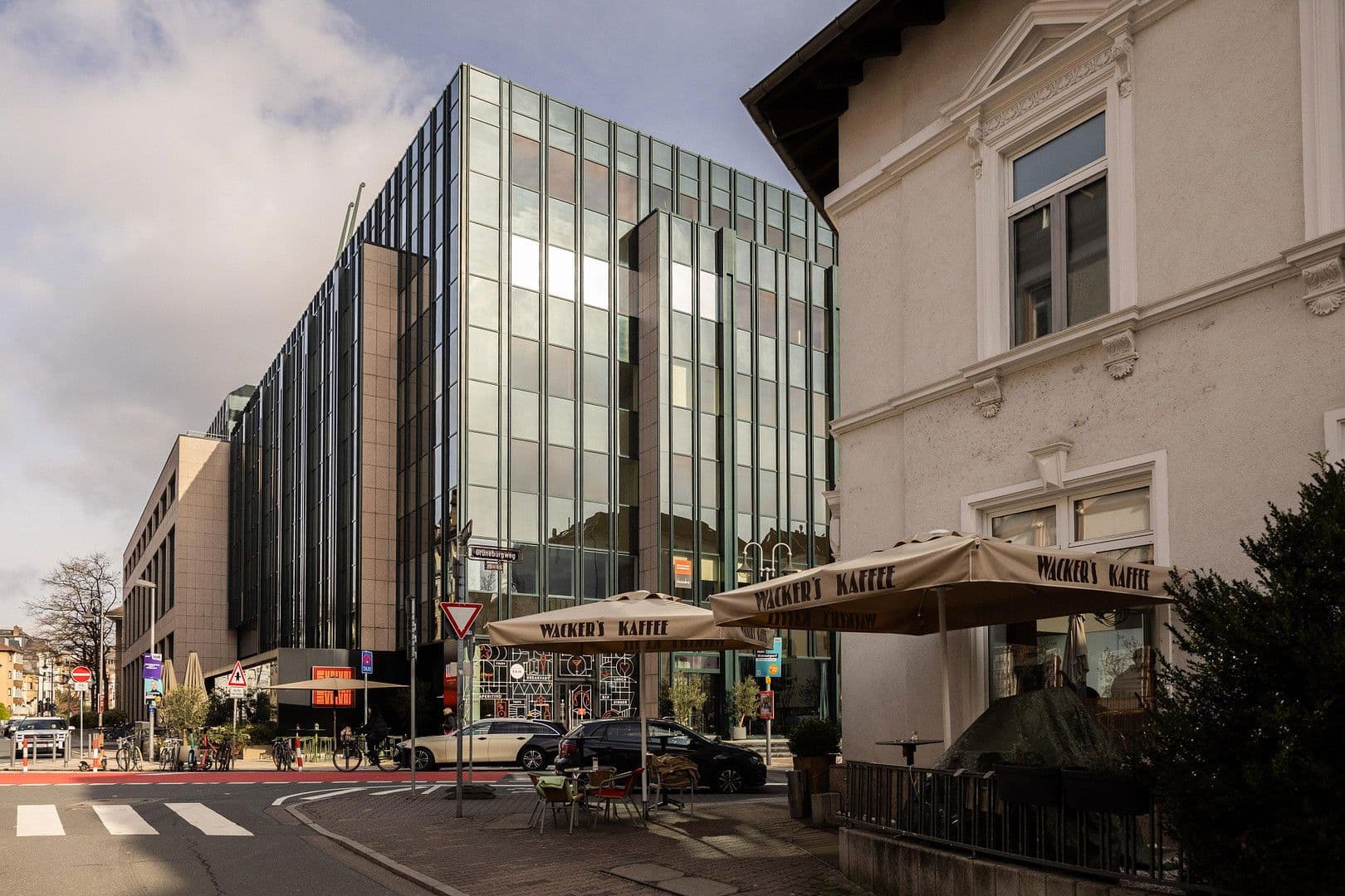 Predaj bytu 4-izbový 90 m², Frankfurt, Hesensko Predaj bytu 4-izbový 90 m², Frankfurt, Hesensko