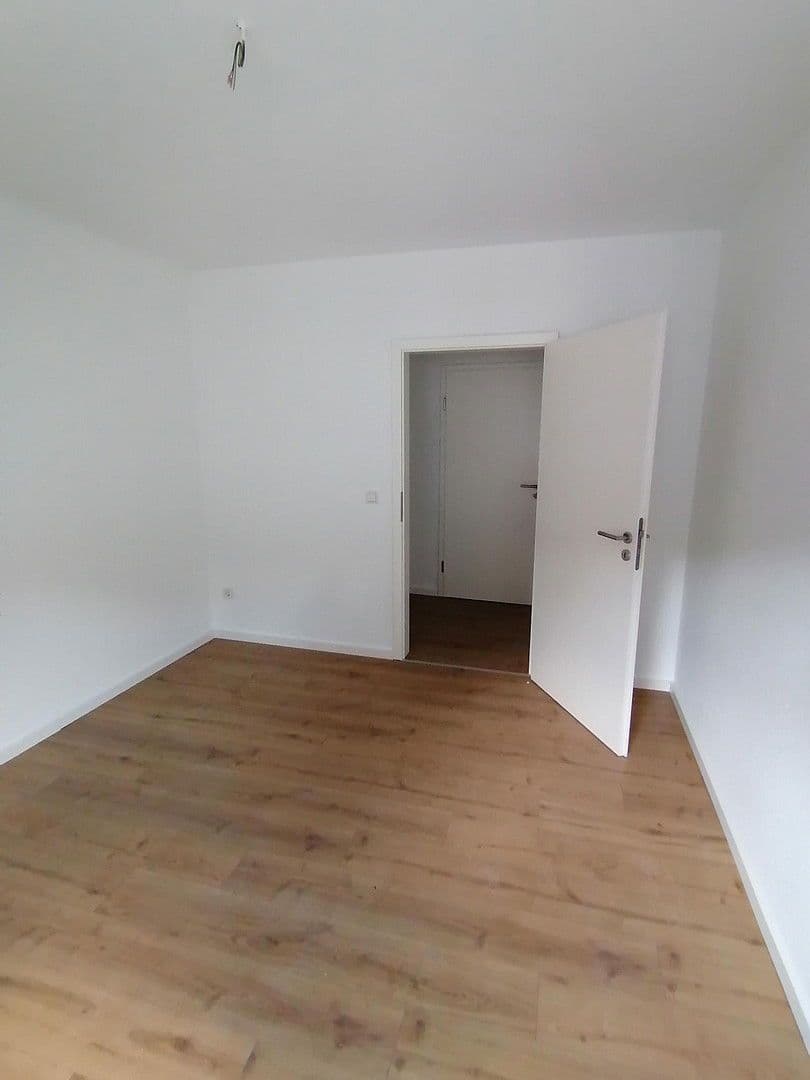 Prenájom bytu 4-izbový 130 m², Ludweilerstraße 20, Großrosseln, Sársko Prenájom bytu 4-izbový 130 m², Ludweilerstraße 20, Großrosseln, Sársko