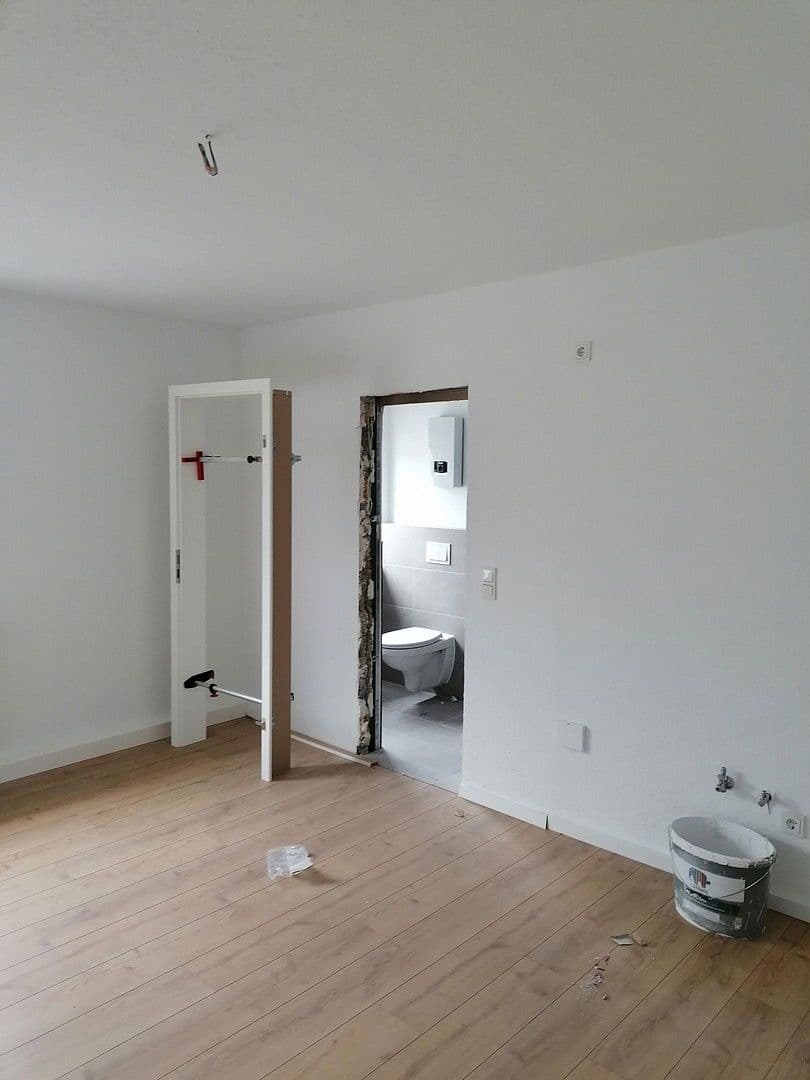 Prenájom bytu 4-izbový 130 m², Ludweilerstraße 20, Großrosseln, Sársko Prenájom bytu 4-izbový 130 m², Ludweilerstraße 20, Großrosseln, Sársko