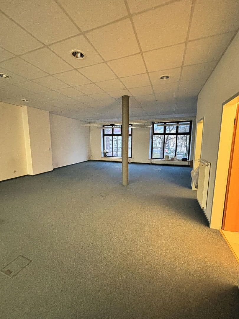Prenájom bytu 6-izbový 172 m², Marienstr. 4, Neustrelitz, Meklenbursko-Predpomoransko Prenájom bytu 6-izbový 172 m², Marienstr. 4, Neustrelitz, Meklenbursko-Predpomoransko