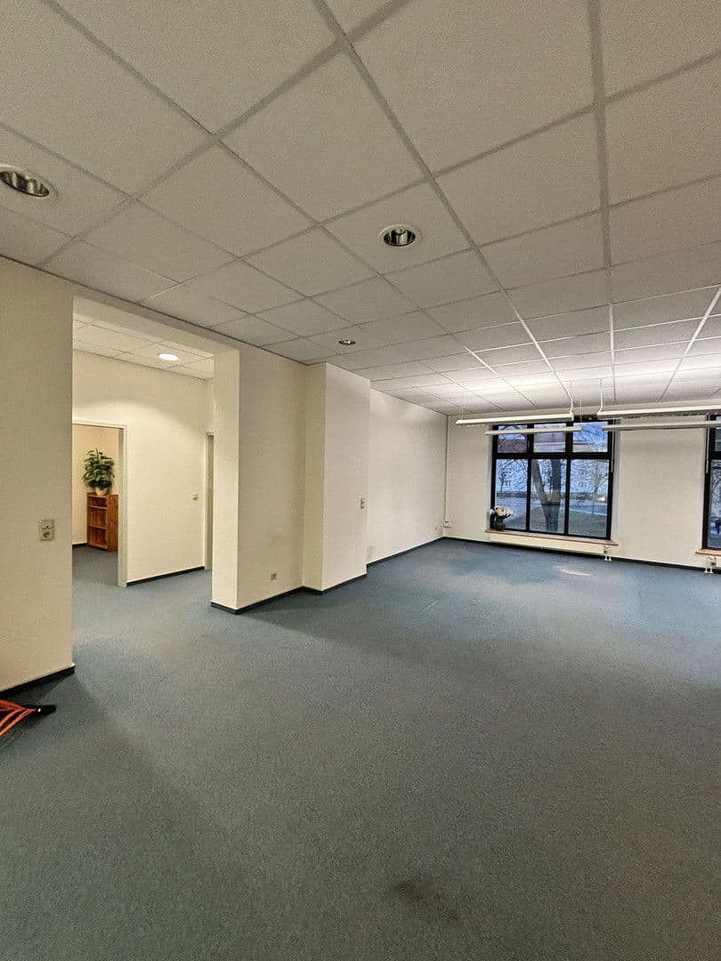 Prenájom bytu 6-izbový 172 m², Marienstr. 4, Neustrelitz, Meklenbursko-Predpomoransko Prenájom bytu 6-izbový 172 m², Marienstr. 4, Neustrelitz, Meklenbursko-Predpomoransko