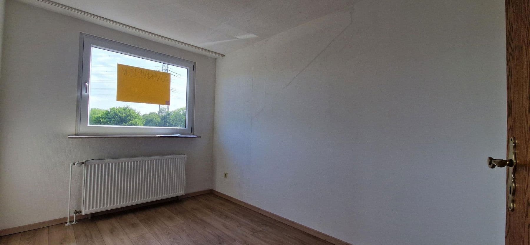Prenájom bytu 3-izbový 95 m², Duisburg, Severné Porýnie - Westfálsko Prenájom bytu 3-izbový 95 m², Duisburg, Severné Porýnie - Westfálsko