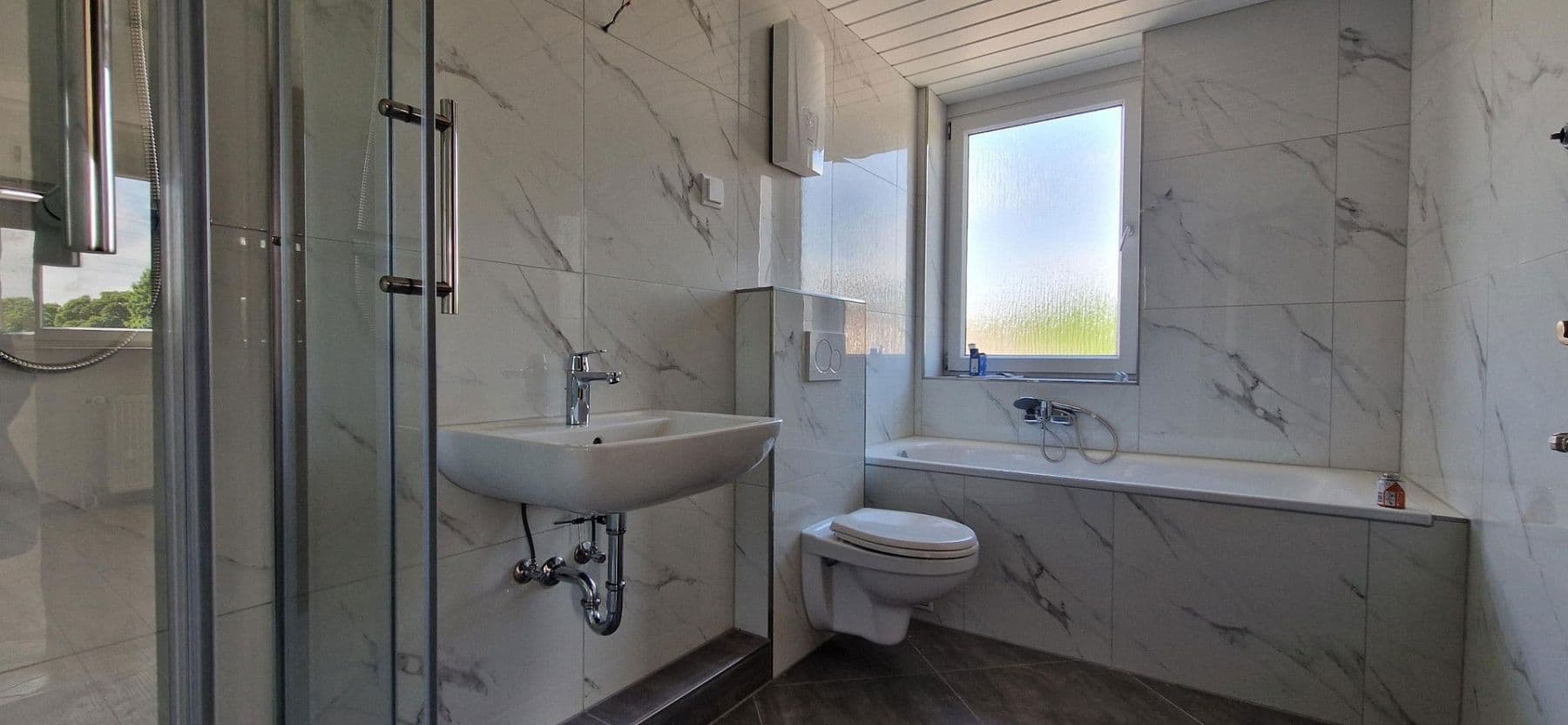 Prenájom bytu 3-izbový 95 m², Duisburg, Severné Porýnie - Westfálsko Prenájom bytu 3-izbový 95 m², Duisburg, Severné Porýnie - Westfálsko