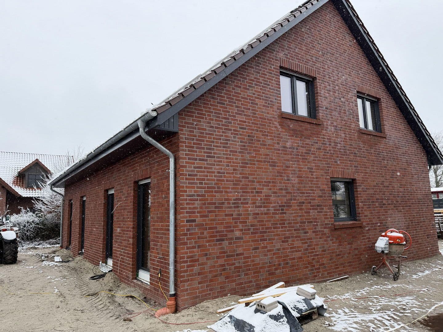 Prenájom domu 110 m², pozemek 250 m², Ostrhauderfehn, Dolné Sasko Prenájom domu 110 m², pozemek 250 m², Ostrhauderfehn, Dolné Sasko