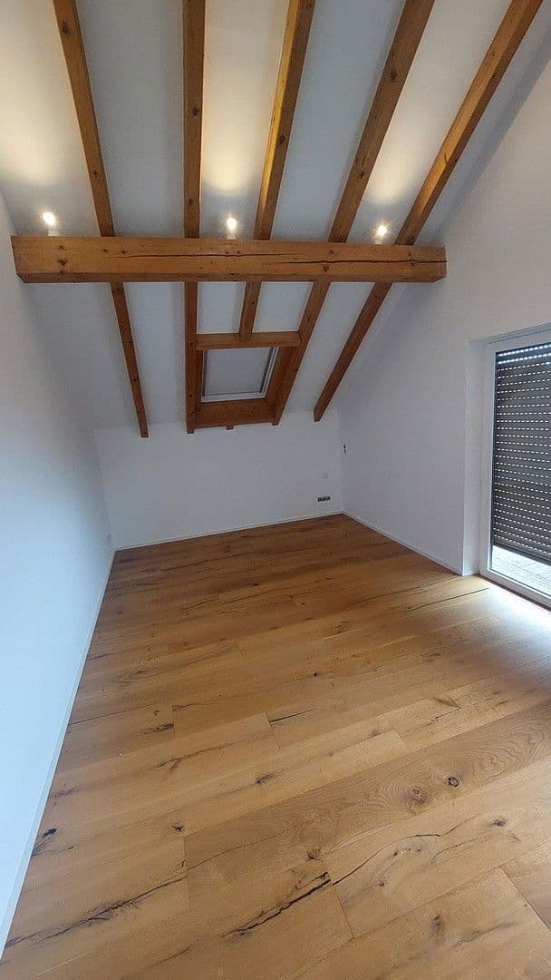 Prenájom domu 155 m², pozemek 737 m², Kirchdorf an der Iller, Bádensko-Wurttembersko Prenájom domu 155 m², pozemek 737 m², Kirchdorf an der Iller, Bádensko-Wurttembersko