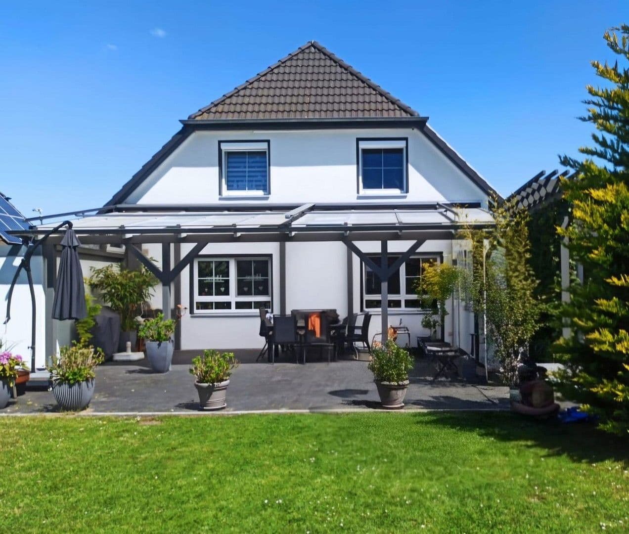 Predaj domu 130 m², pozemek 689 m², Bergen, Dolné Sasko Predaj domu 130 m², pozemek 689 m², Bergen, Dolné Sasko