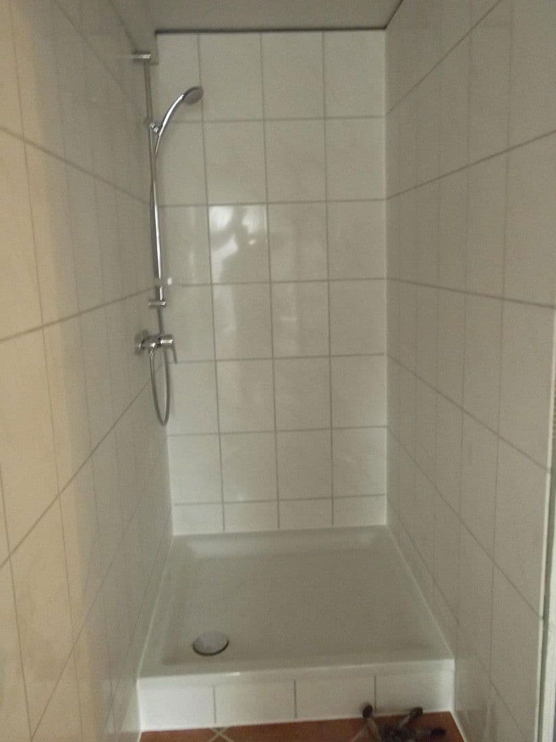 Prenájom bytu 4-izbový 69 m², Trierer Straße 33, Weimar, Durínsko Prenájom bytu 4-izbový 69 m², Trierer Straße 33, Weimar, Durínsko