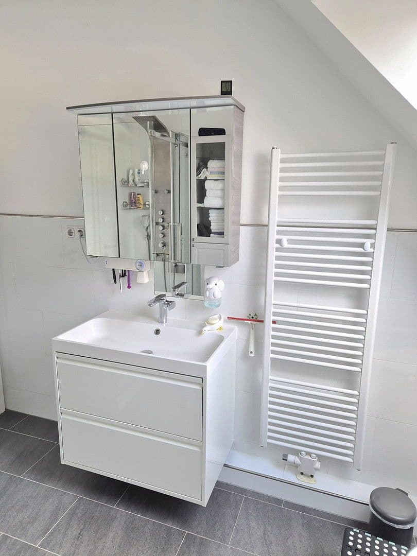 Prenájom domu 114 m², pozemek 160 m², Hans-Scharoun-Weg 7c, Norderstedt, Šlezvicko-Holštajnsko Prenájom domu 114 m², pozemek 160 m², Hans-Scharoun-Weg 7c, Norderstedt, Šlezvicko-Holštajnsko