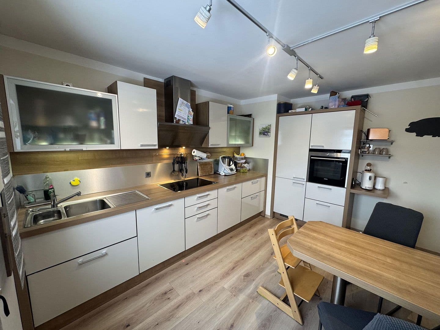 Predaj domu 131 m², pozemek 672 m², Neukirchen bei Sulzbach-Rosenberg, Bavorsko Predaj domu 131 m², pozemek 672 m², Neukirchen bei Sulzbach-Rosenberg, Bavorsko