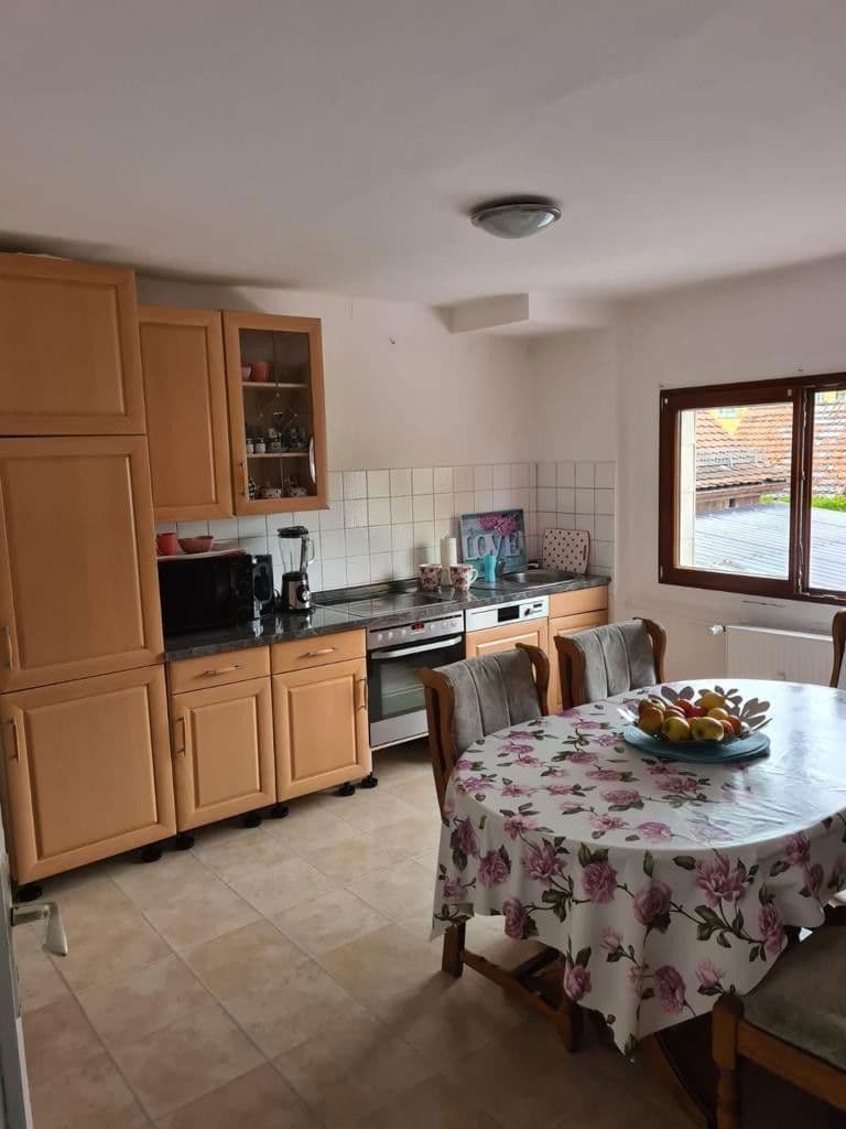 Prenájom bytu 3-izbový 89 m², Wurmbergerstraße 84, Pforzheim, Bádensko-Wurttembersko Prenájom bytu 3-izbový 89 m², Wurmbergerstraße 84, Pforzheim, Bádensko-Wurttembersko