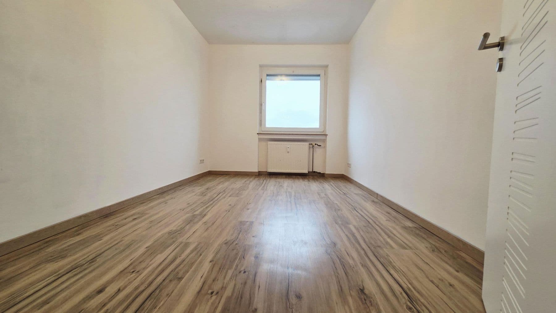 Predaj bytu 3-izbový 70 m², Frankenthal, Porýnie-Falcko Predaj bytu 3-izbový 70 m², Frankenthal, Porýnie-Falcko