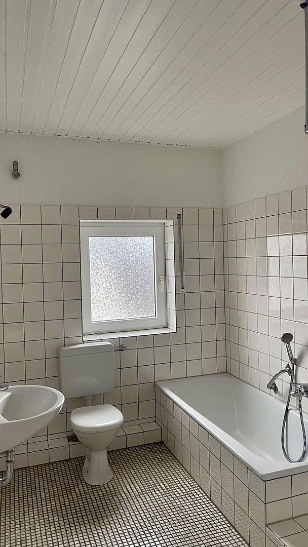 Prenájom bytu 3-izbový 77 m², Hubertusweg 3, Paderborn, Severné Porýnie - Westfálsko Prenájom bytu 3-izbový 77 m², Hubertusweg 3, Paderborn, Severné Porýnie - Westfálsko