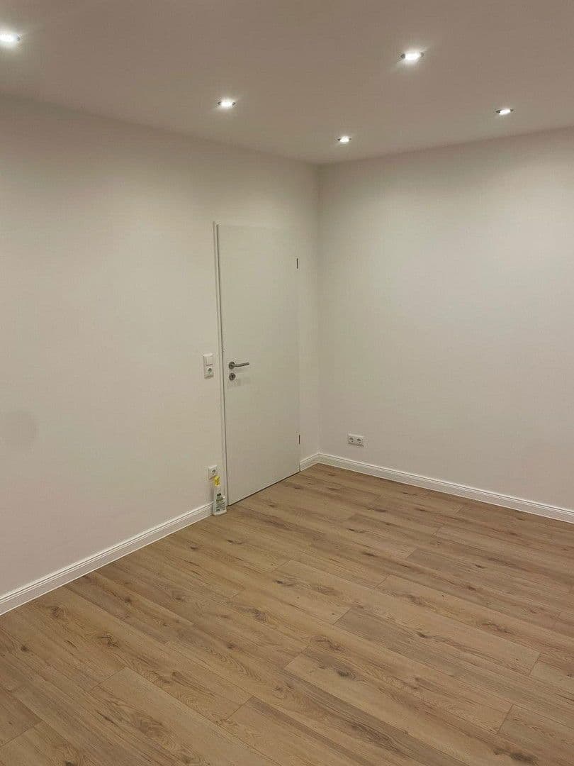 Predaj domu 184 m², pozemek 184 m², Schützenstraße 49a, Lübeck, Šlezvicko-Holštajnsko Predaj domu 184 m², pozemek 184 m², Schützenstraße 49a, Lübeck, Šlezvicko-Holštajnsko