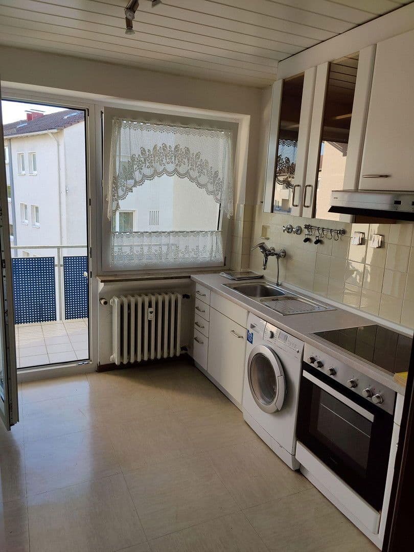 Prenájom bytu 2-izbový 60 m², Sindelfingen, Bádensko-Wurttembersko Prenájom bytu 2-izbový 60 m², Sindelfingen, Bádensko-Wurttembersko