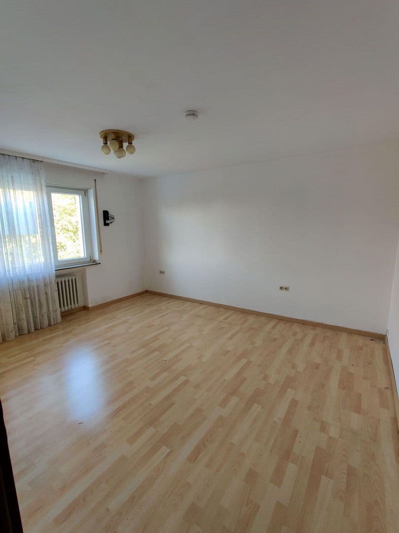 Prenájom bytu 2-izbový 60 m², Sindelfingen, Bádensko-Wurttembersko Prenájom bytu 2-izbový 60 m², Sindelfingen, Bádensko-Wurttembersko