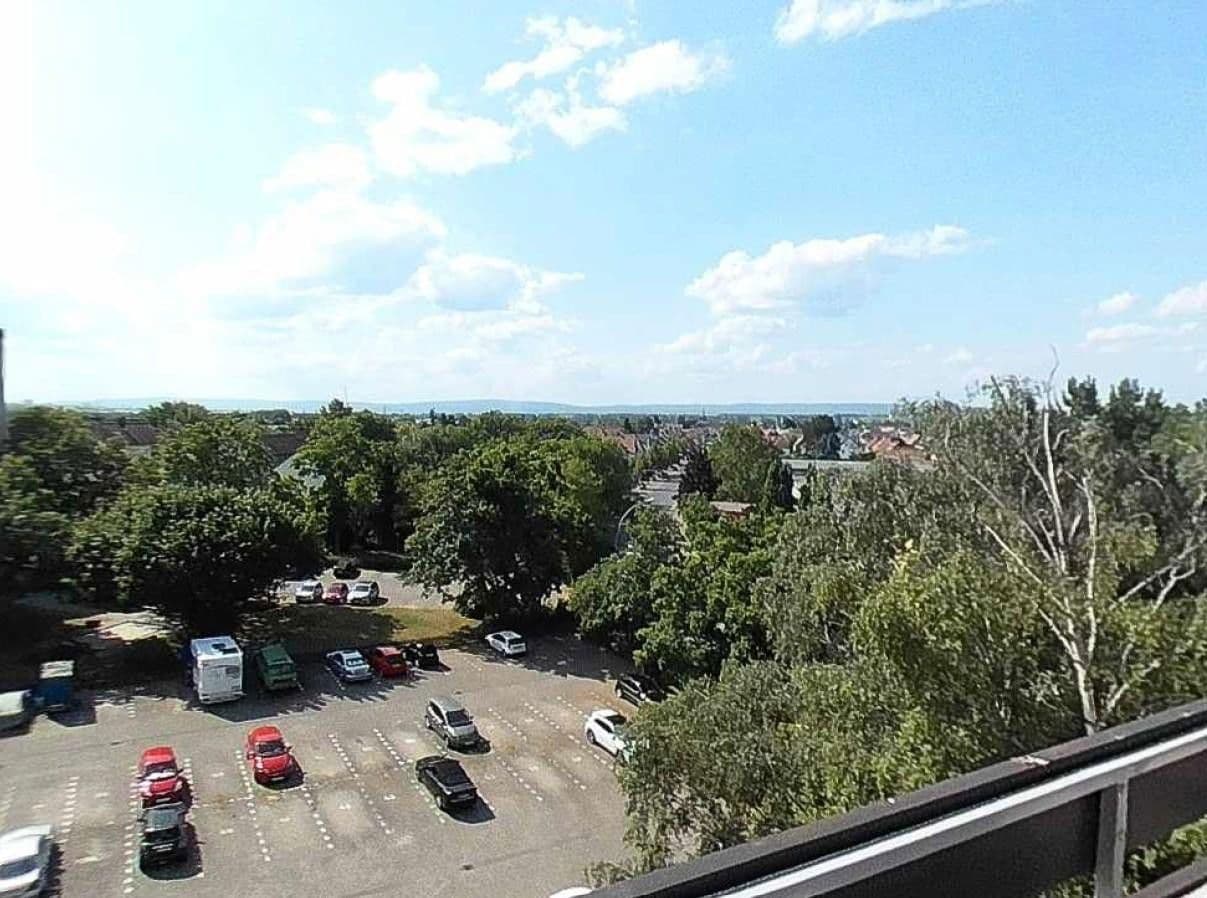 Prenájom bytu 2-izbový 66 m², Bischofsheim, Hesensko Prenájom bytu 2-izbový 66 m², Bischofsheim, Hesensko