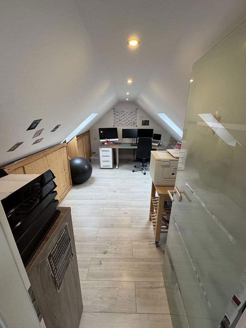 Predaj bytu 4-izbový 98 m², Essen, Severné Porýnie - Westfálsko Predaj bytu 4-izbový 98 m², Essen, Severné Porýnie - Westfálsko