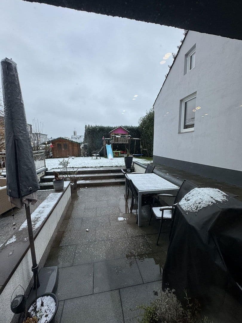 Predaj bytu 4-izbový 98 m², Essen, Severné Porýnie - Westfálsko Predaj bytu 4-izbový 98 m², Essen, Severné Porýnie - Westfálsko