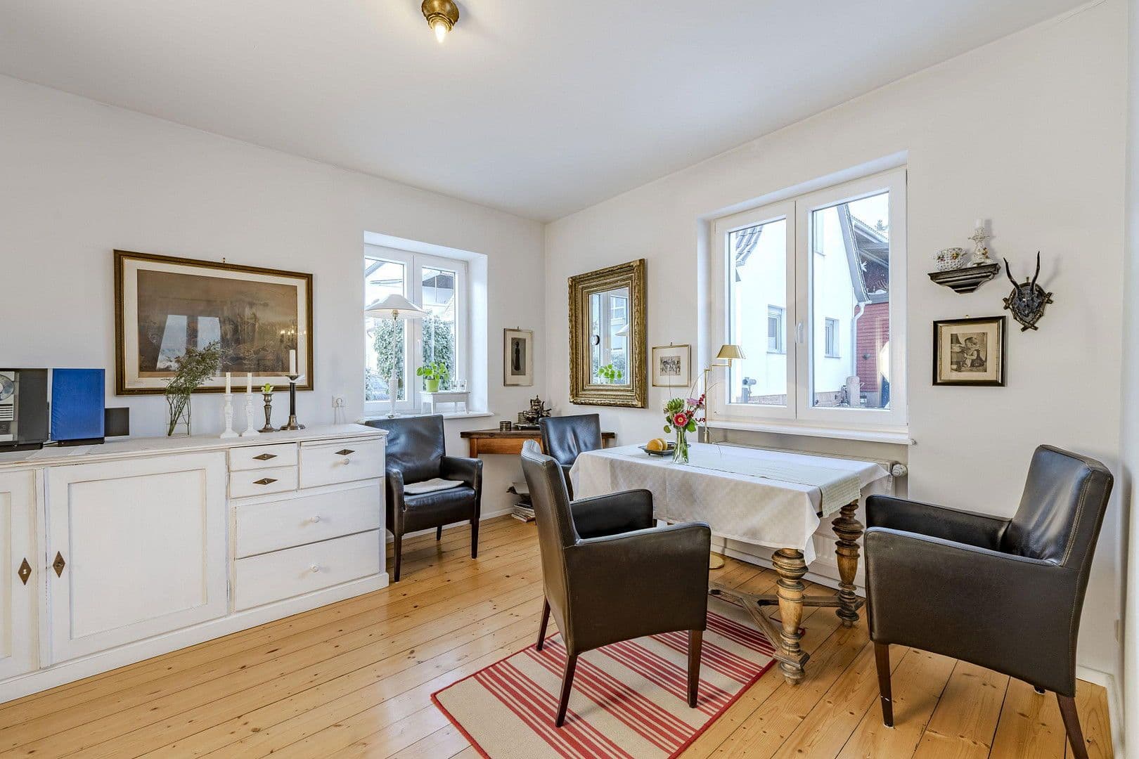 Prenájom domu 130 m², pozemek 446 m², Maikammer, Porýnie-Falcko Prenájom domu 130 m², pozemek 446 m², Maikammer, Porýnie-Falcko