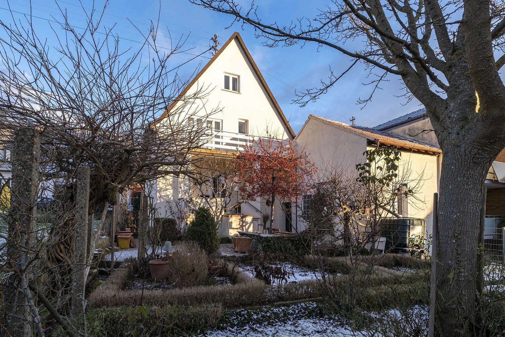 Prenájom domu 130 m², pozemek 446 m², Maikammer, Porýnie-Falcko Prenájom domu 130 m², pozemek 446 m², Maikammer, Porýnie-Falcko